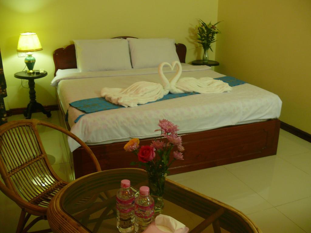 Tan Kimlong Guesthouse เสียมราฐ ภายนอก รูปภาพ