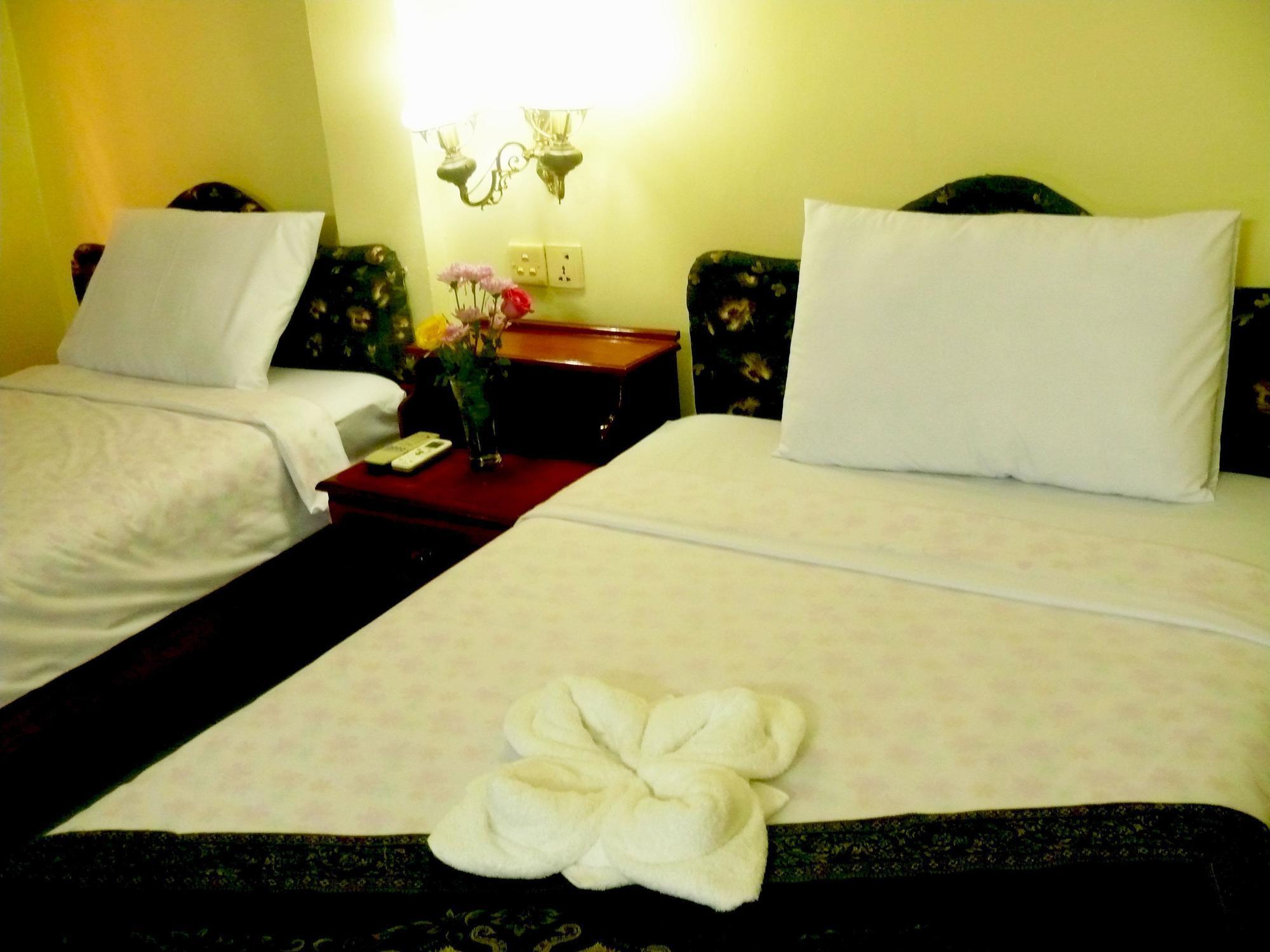 Tan Kimlong Guesthouse เสียมราฐ ภายนอก รูปภาพ