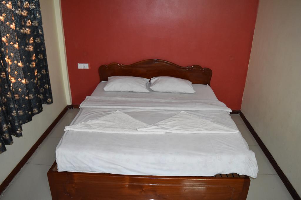 Tan Kimlong Guesthouse เสียมราฐ ภายนอก รูปภาพ