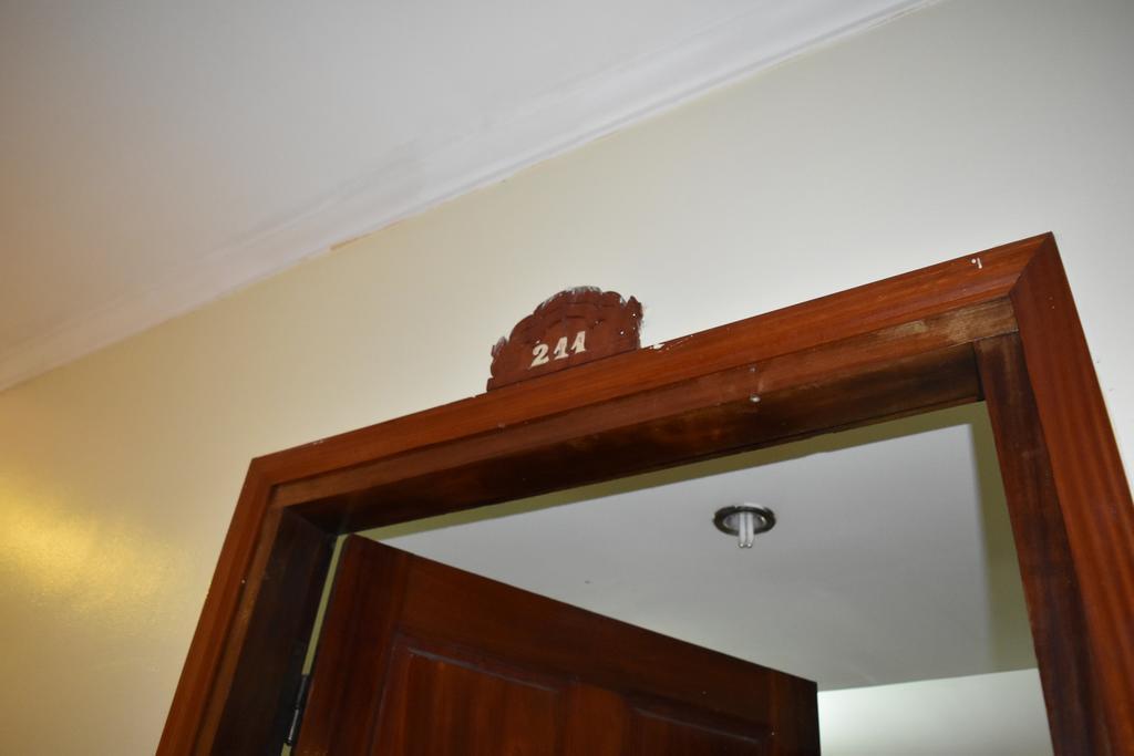 Tan Kimlong Guesthouse เสียมราฐ ภายนอก รูปภาพ