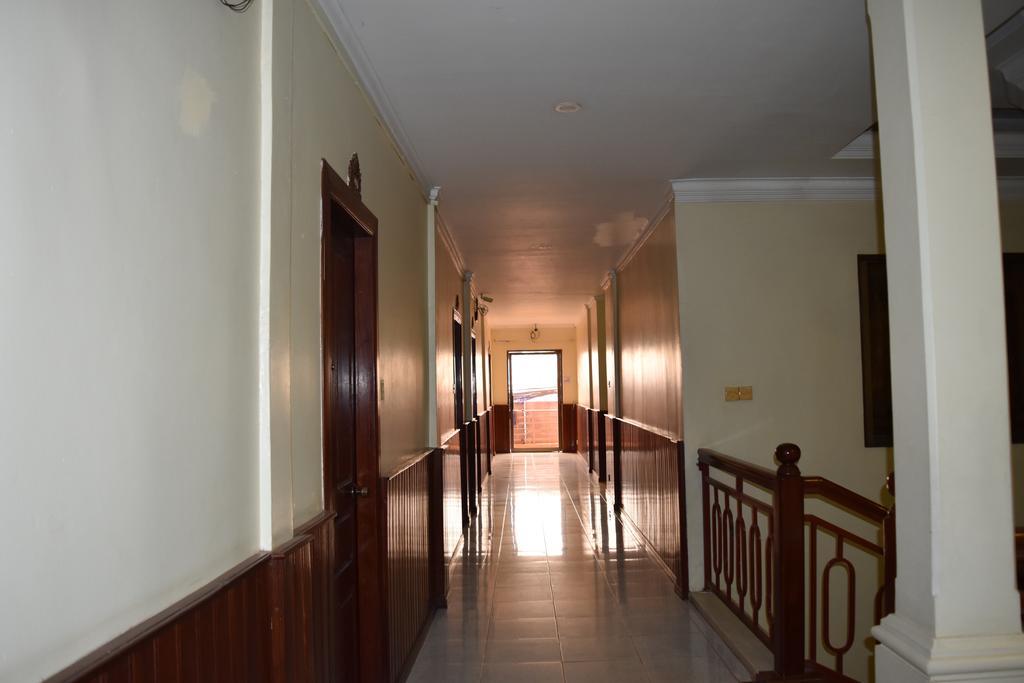 Tan Kimlong Guesthouse เสียมราฐ ภายนอก รูปภาพ