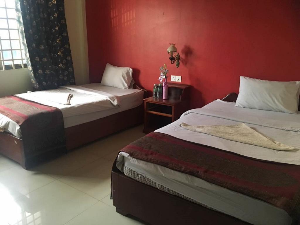 Tan Kimlong Guesthouse เสียมราฐ ภายนอก รูปภาพ